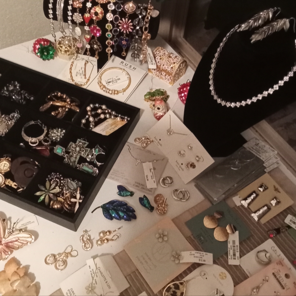 Little Bit Of EVERYTHING!! Clothes, Jewlery, Hair Products And MORE